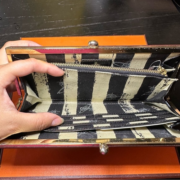 Vivienne Westwood black leather wallet - Picture 7 of 9